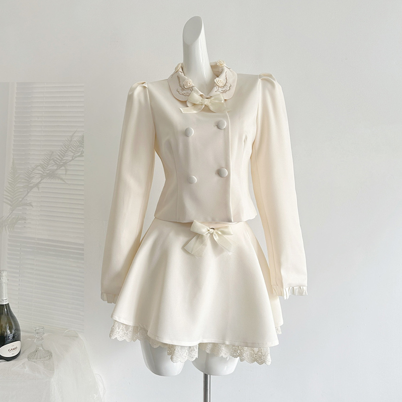 Embroidery Jacket - Dwuczęściowy zestaw damski: ręcznie haftowana kwiatami