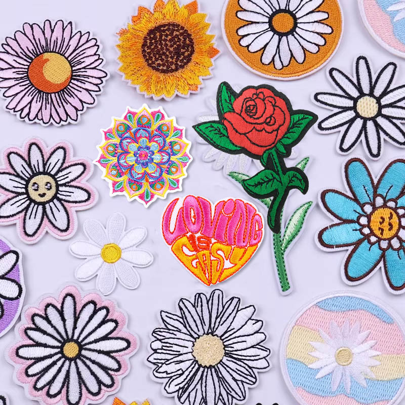 Embroidery Daisy Flower - Mała naszywka z kwiatami stokrotki Naszywka