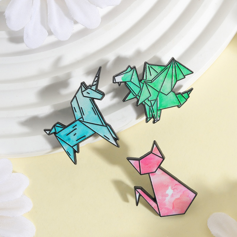 Urocza emaliowana przypinka z  – Embroidery Unicorn recenzja i cena