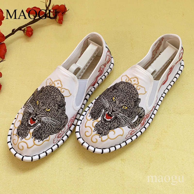 Unisexowe wsuwane buty w chińs – Embroidery Motif recenzja i cena